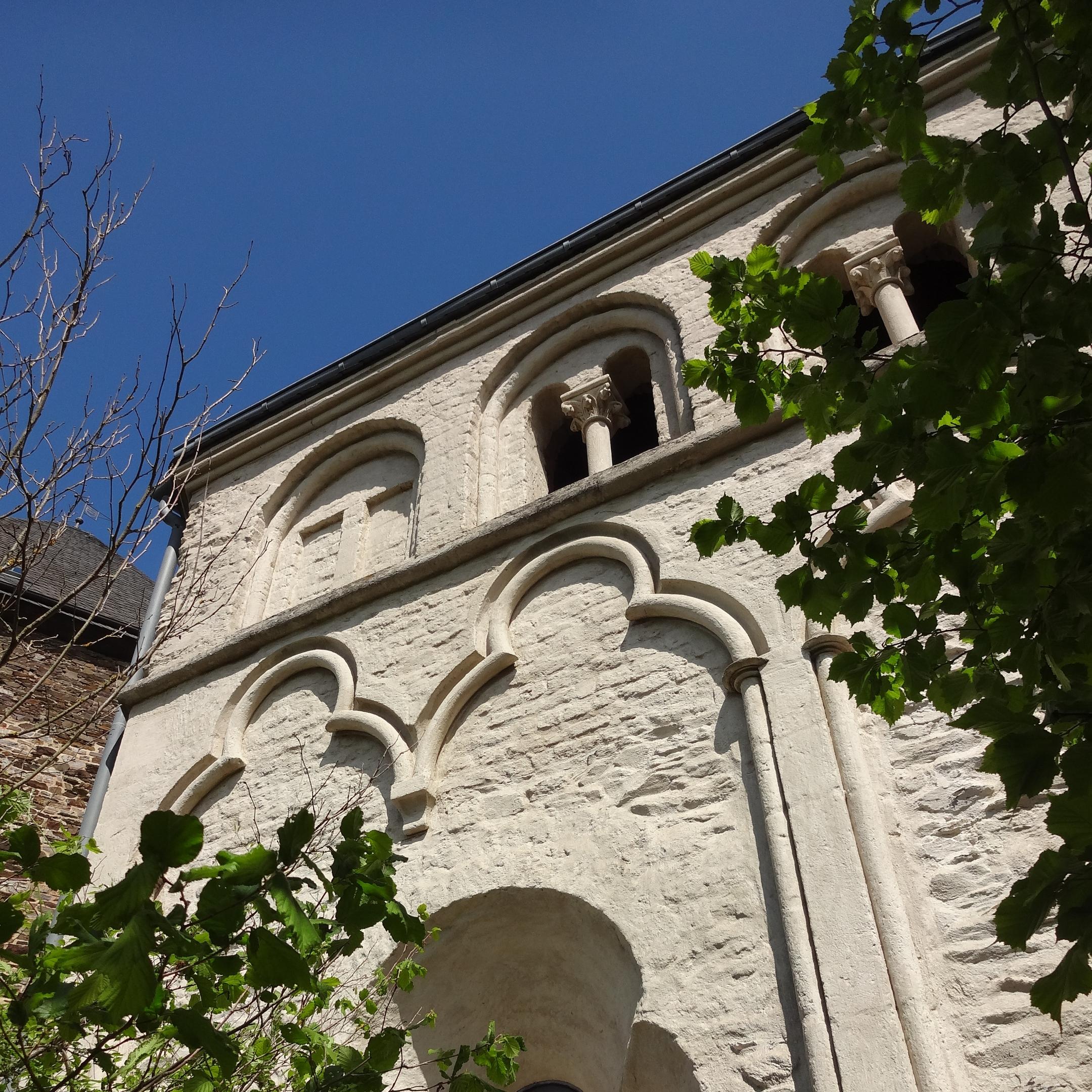 Die St. Matthiaskapelle auf den Moselbergen über Kobern - Ausschnitt