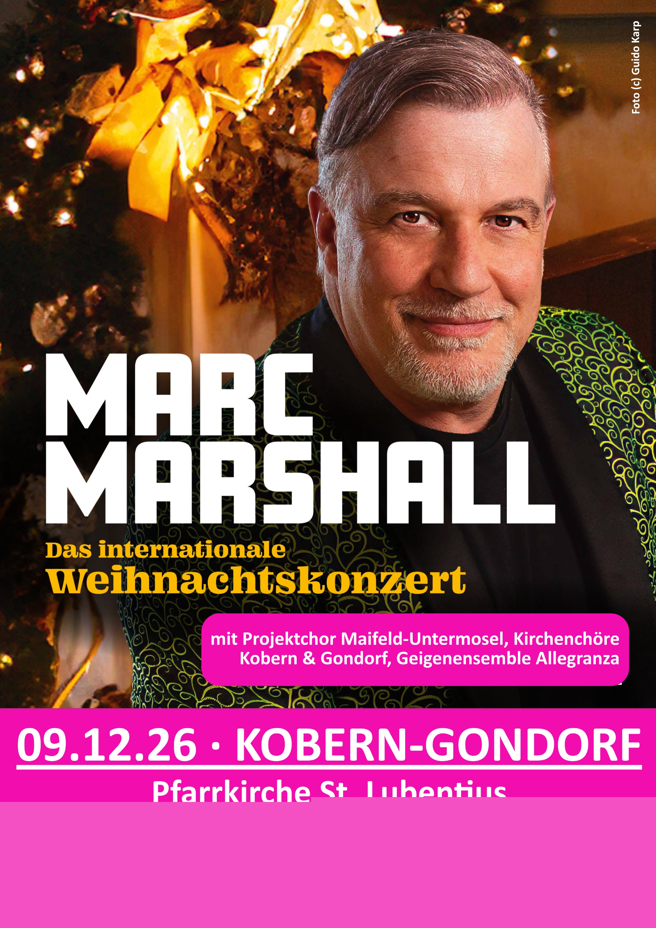 Marc Marshall Auf dem Plakat ist ein Foto von Marc Marshall vor einem weihnachtlichen Hintergrund zusehen sowie die einschlägigen Konzertdaten